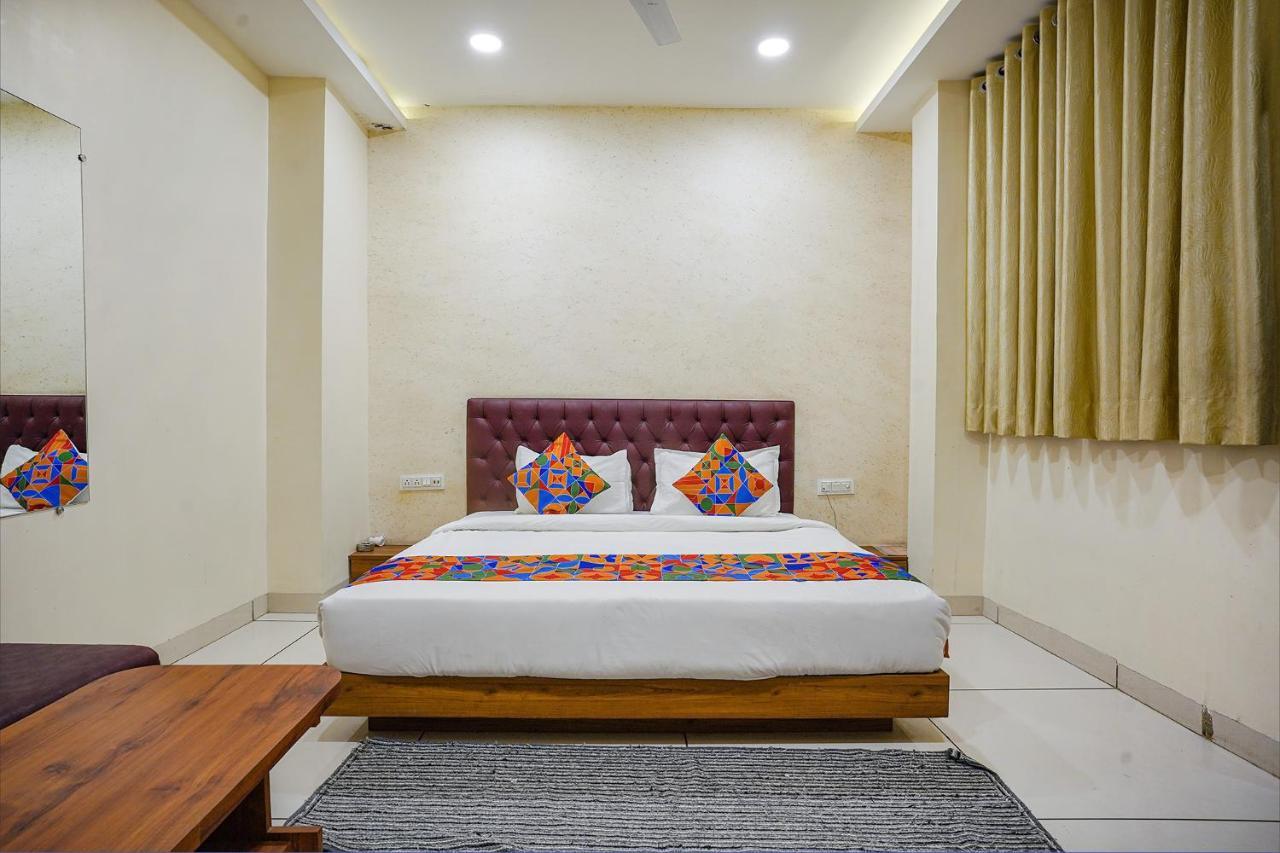 Fabhotel Sukh Vilas Indore Exterior foto